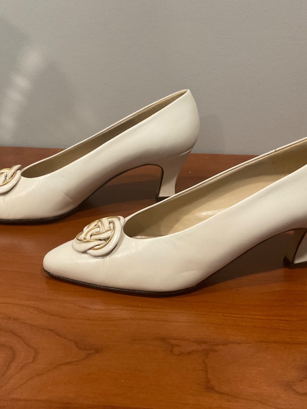 Town Shoes Pumps - Picture 3 of 5